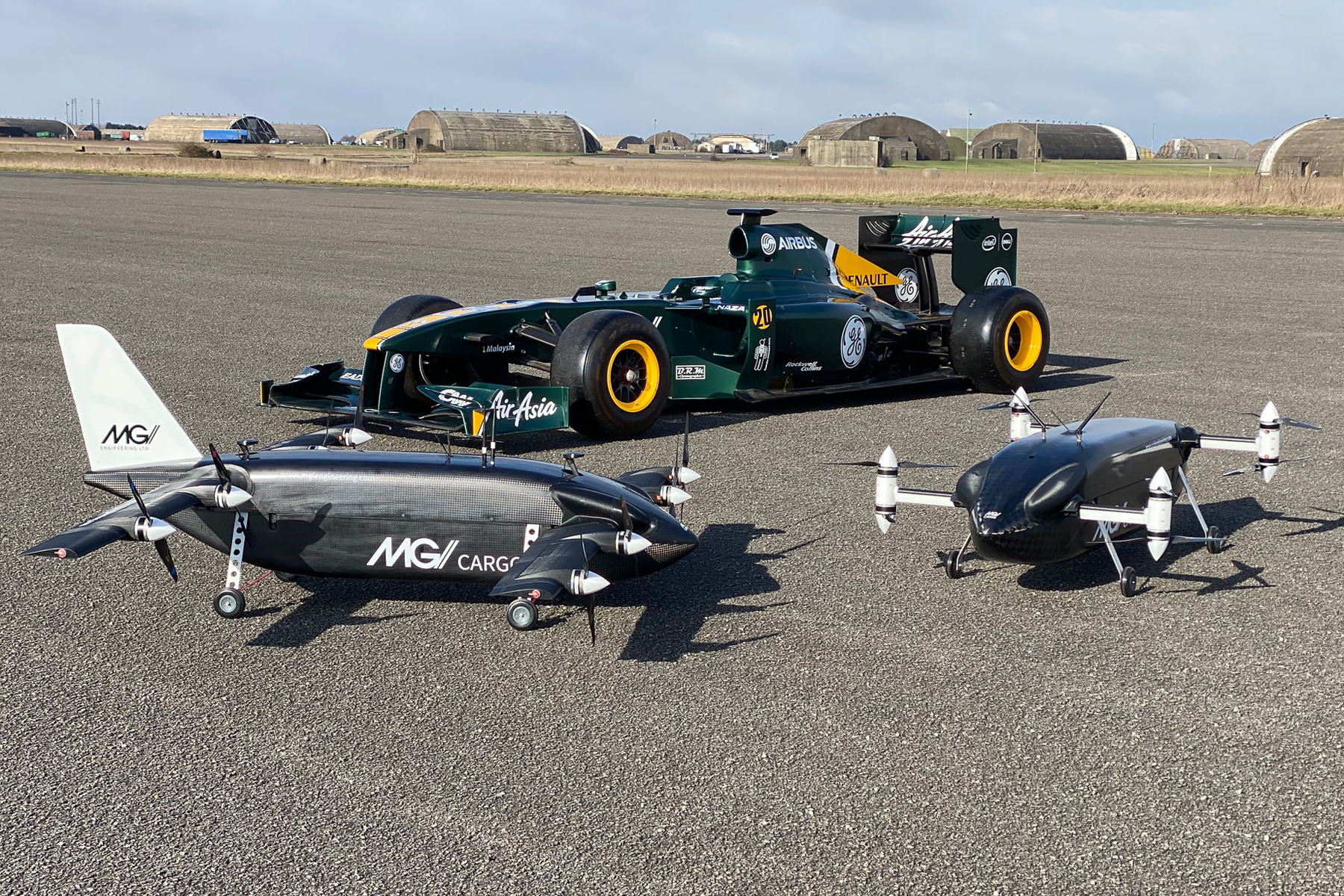 Tilt-wing (left) and multicopter (right) configurations Tilt-wing (left) and multicopter (right) configurations